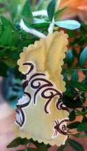 Load image into Gallery viewer, Decorative Fabric Bunny Ornaments