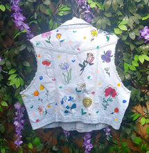 Load image into Gallery viewer, Denim Waist Coat - Floral