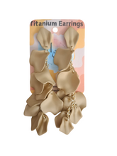 Load image into Gallery viewer, Felicity