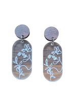 Load image into Gallery viewer, Tara